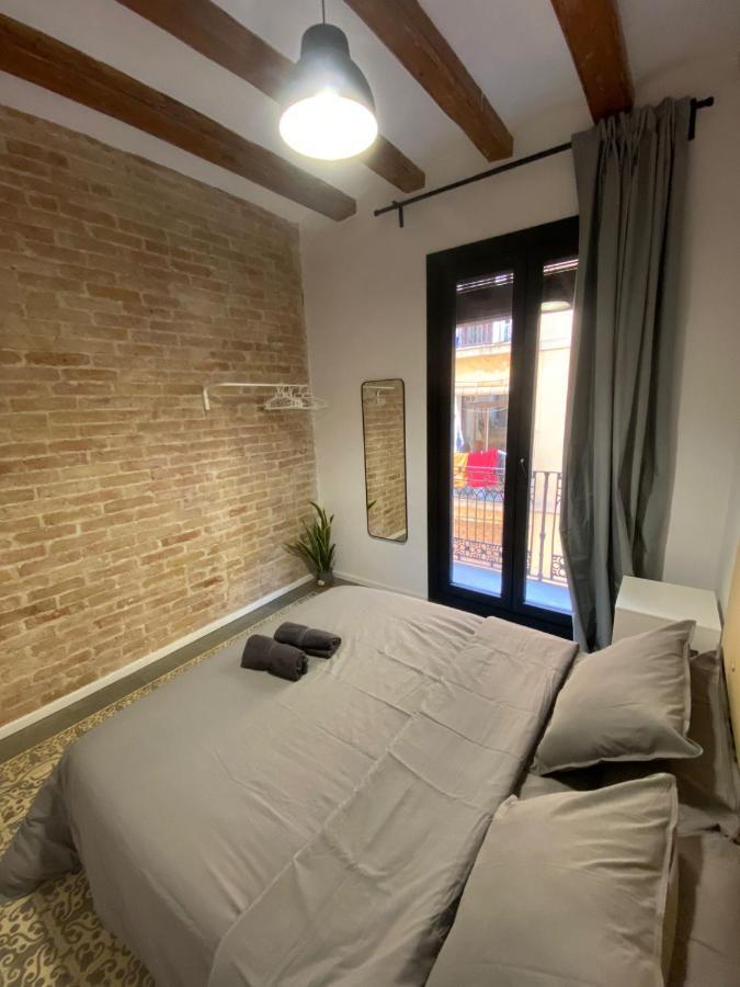 Spacious Modern Apartment In The Vibrant El Raval バルセロナ エクステリア 写真