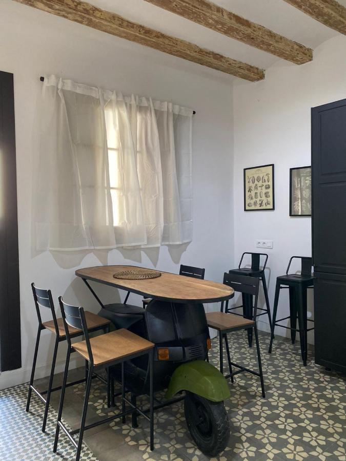 Spacious Modern Apartment In The Vibrant El Raval バルセロナ エクステリア 写真