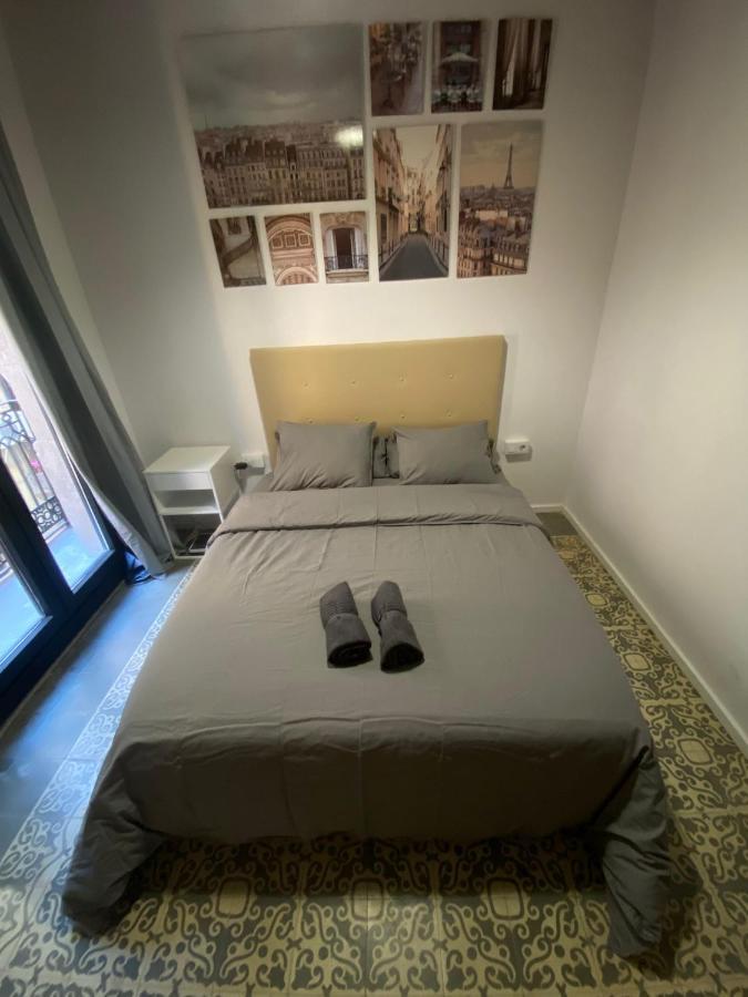 Spacious Modern Apartment In The Vibrant El Raval バルセロナ エクステリア 写真